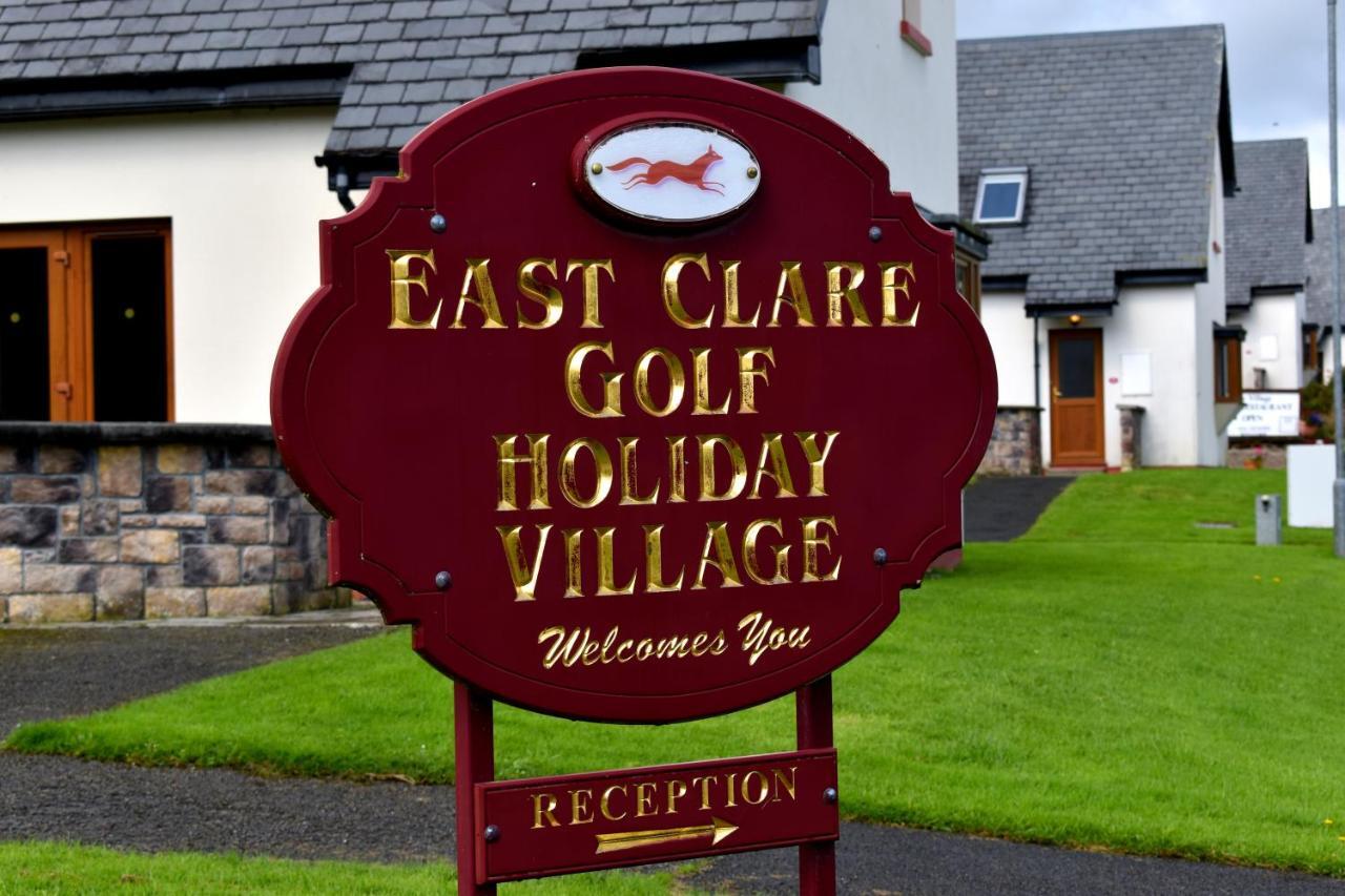 East Clare Golf Village Bodyke Buitenkant foto